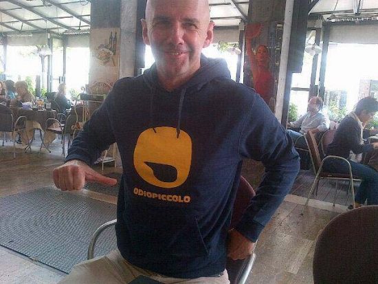 felpa-con-cappuccio-Bisio
